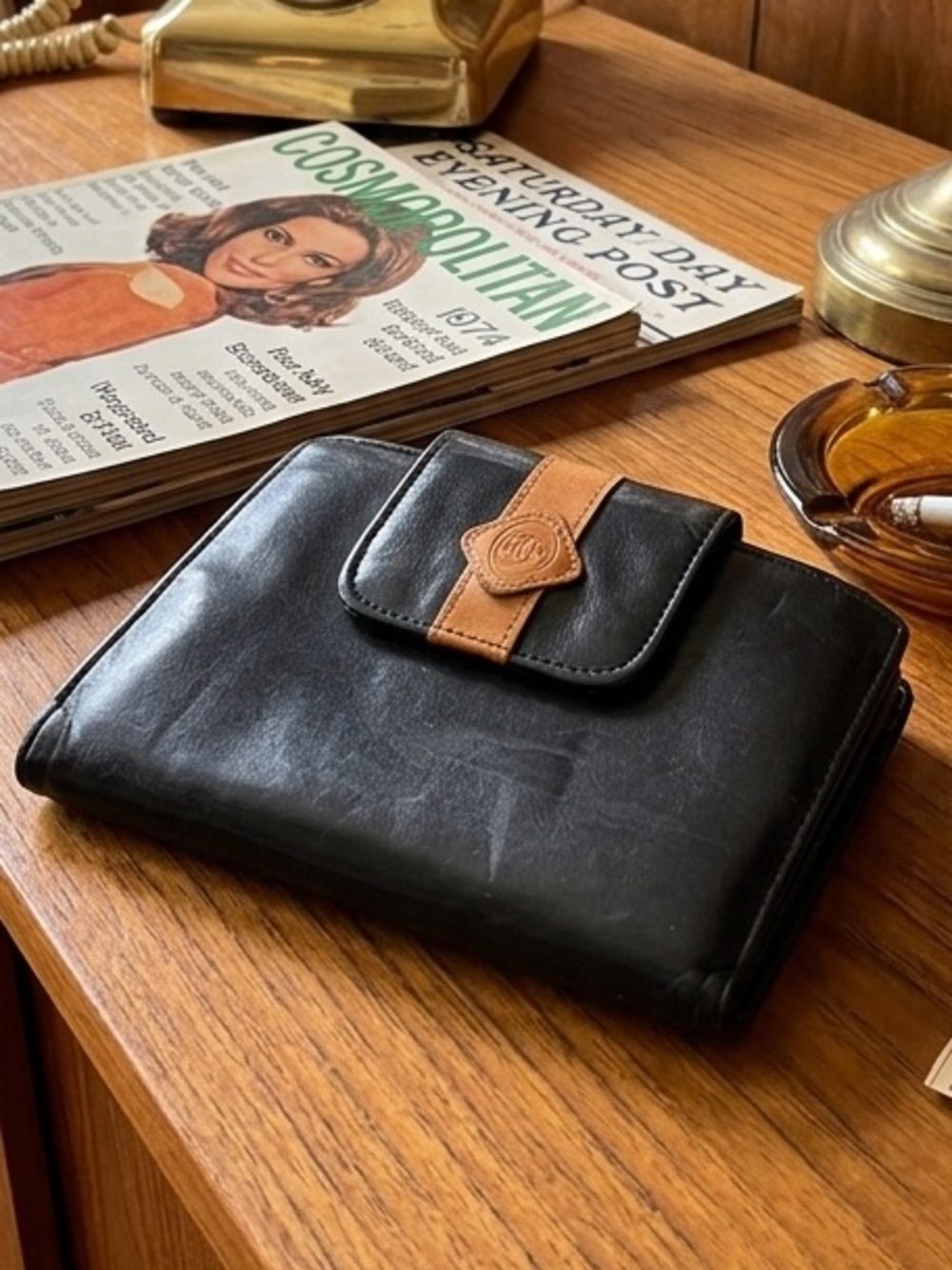 Buxton Vintage Wallet with Kiss Lock Pouch - Black and Tan